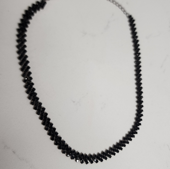 🖤 Elegant Black Beaded Geometric Necklace New - Picture 2 of 4